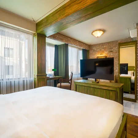 Otel Tin *