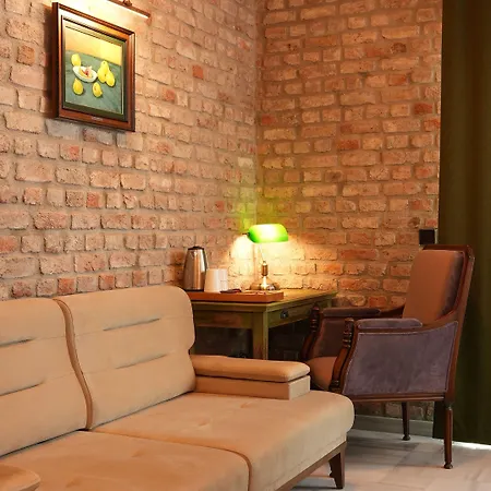 Otel Tin