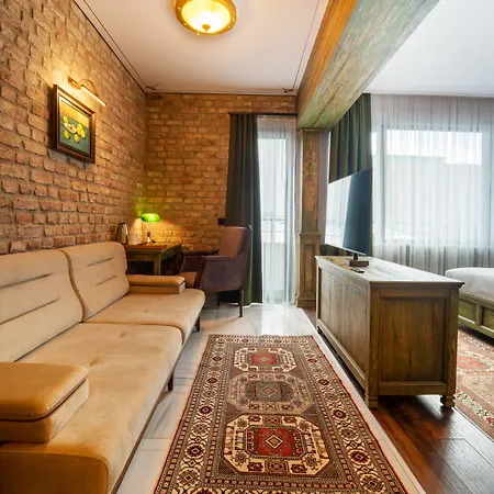 Otel Tin