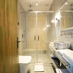 Tin Hotel Istanboel