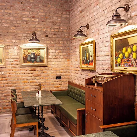 Tin * イスタンブール